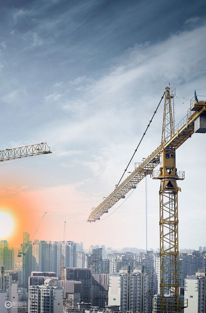 智能科技赋能现代工程 城市建设中的高脚塔吊海报设计美学